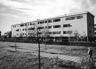 edificio in linea realizzato dallo IACP (1977)