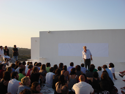 Lezione finale di Aurelio Galfetti nella sua casa nell'isola di Paros. 1 agosto 2009. Athens beyond history, International Workshop. - ZOOM 