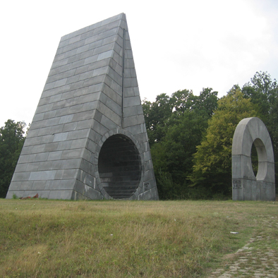 19.Monumento ai caduti a Popina, VRNJACKA BANJA 19.Monumento ai caduti a Popina, VRNJACKA BANJA