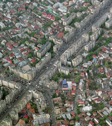 Coesistenza delle due forme di crescita della città all'interno del tessuto urbano consolidato [Bing Maps]