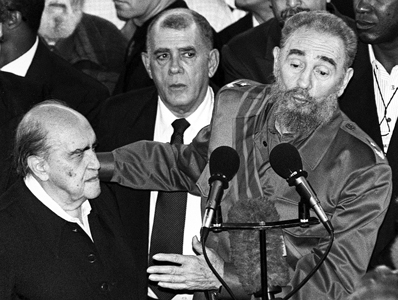 Oscar Niemeyer and Fidel Castro in 1999