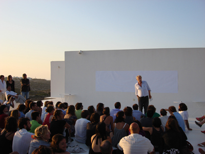 Lezione finale di Aurelio Galfetti nella sua casa nell'isola di Paros. 1° agosto 2009. Athens beyond history, International Workshop. - ZOOM 